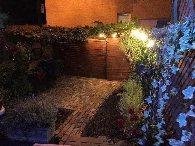Apartment Love-Nest With Private Hot Tub Toronto